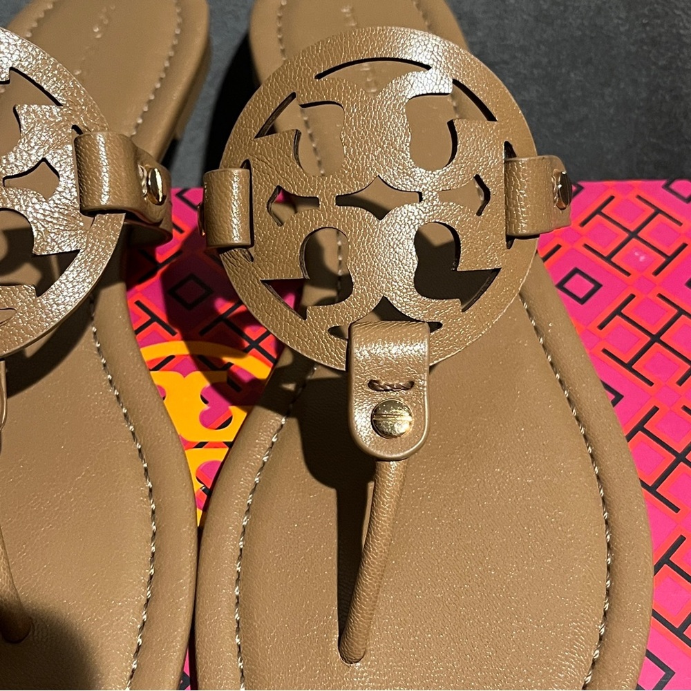 Tory Burch Women’s Miller Leather Sandals Almond Flour Size 10 - Picture 3 of 16